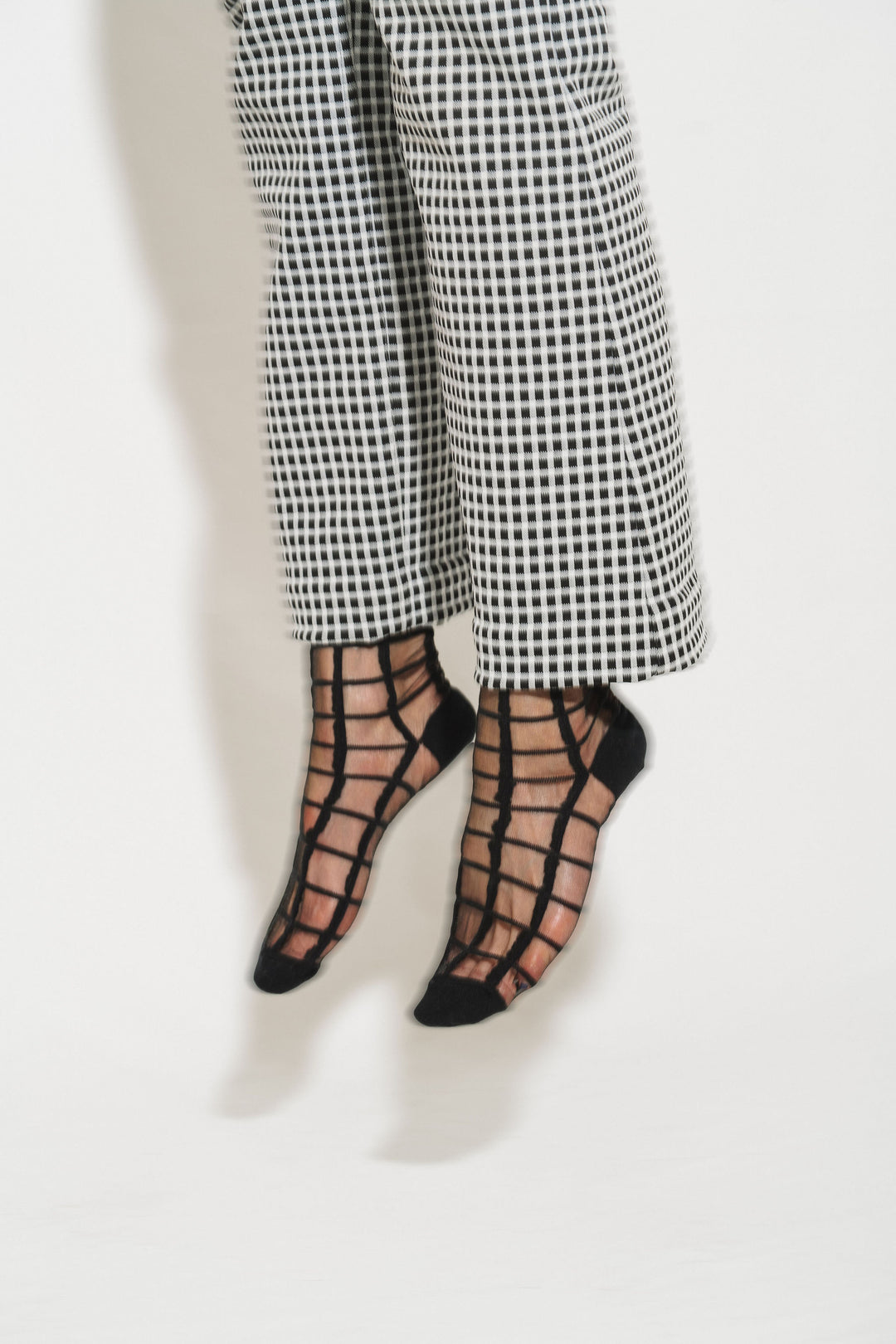 SHEER FRENCH WINDOW SOCKS - Black