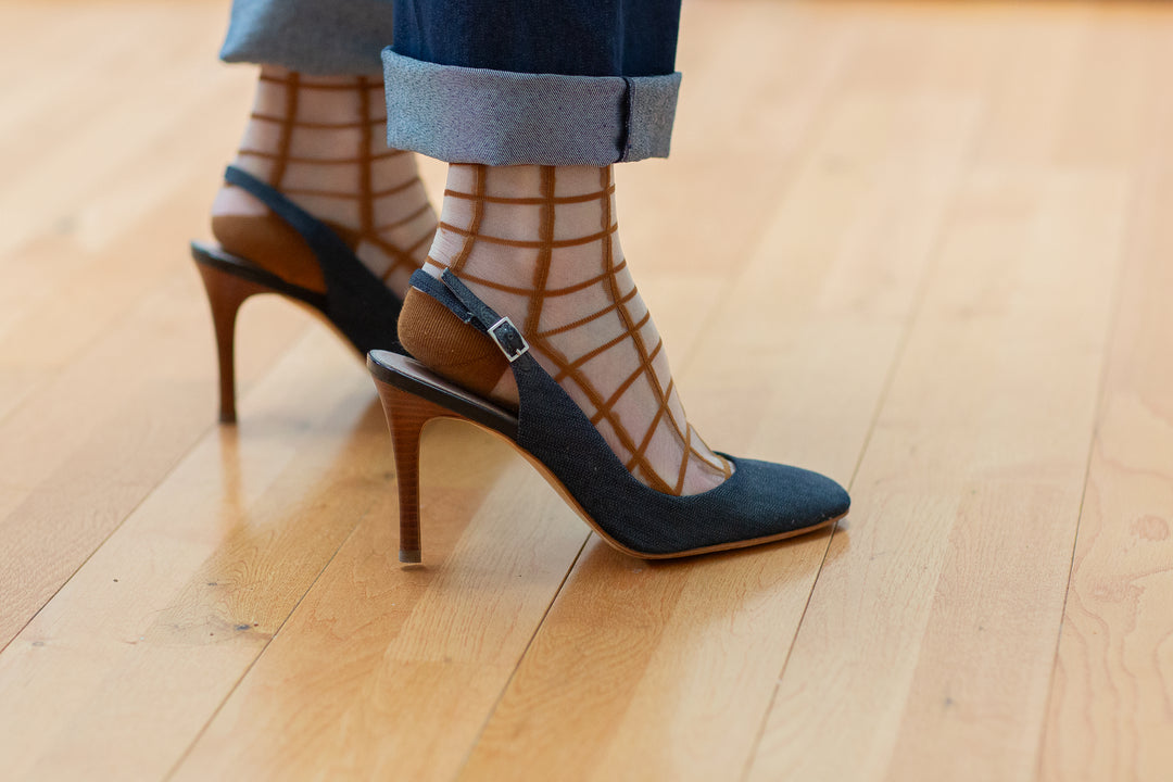 SHEER FRENCH WINDOW SOCKS - Nutmeg