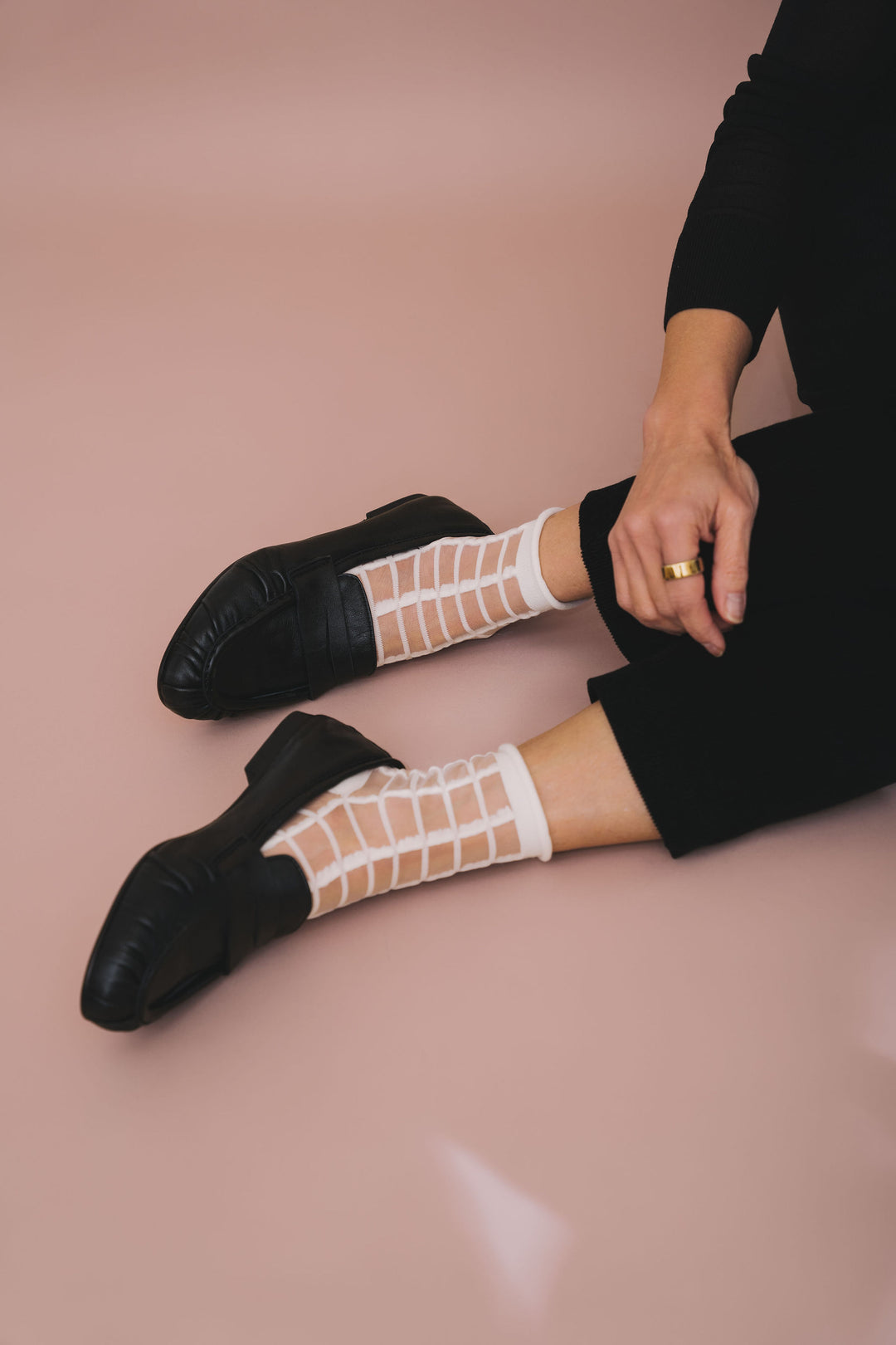 SHEER FRENCH WINDOW SOCKS - White