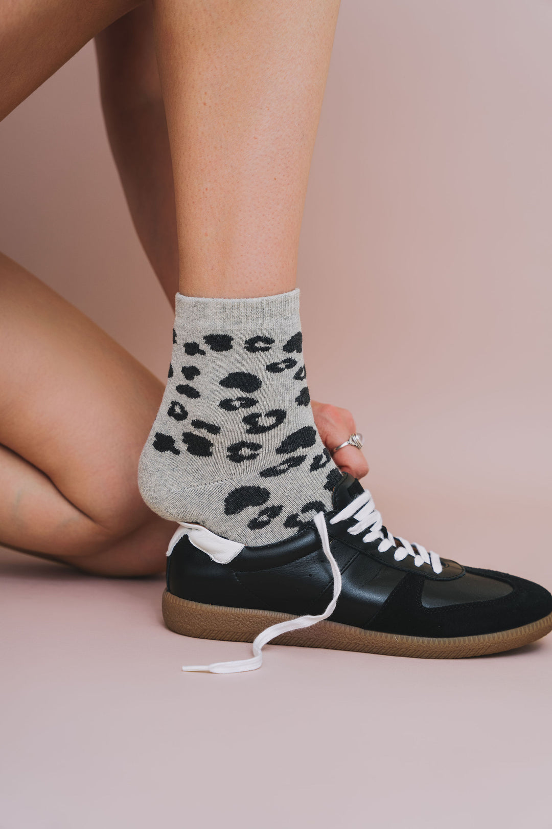 LEOPARD SOCKS - Heather Grey