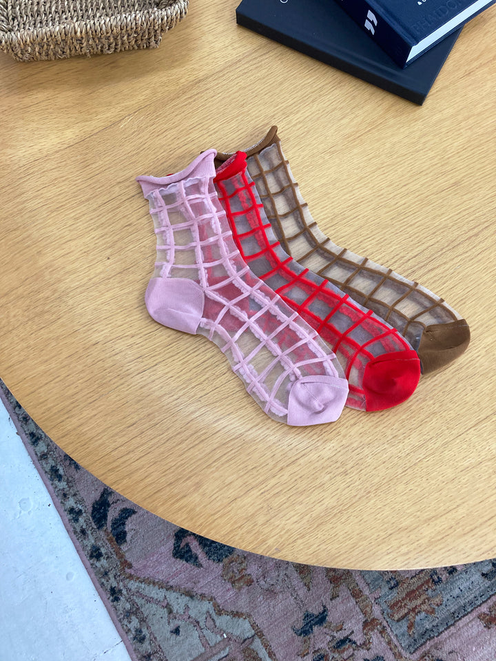 SHEER FRENCH WINDOW SOCKS - Classic Red