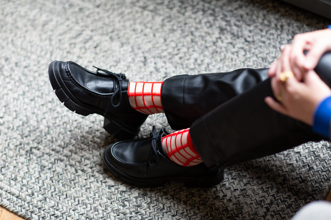 SHEER FRENCH WINDOW SOCKS - Classic Red
